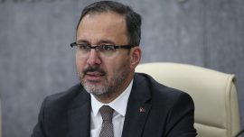 Bakan Kasapoğlu'ndan dünya şampiyonu Razgatlıoğlu'na tebrik telefonu